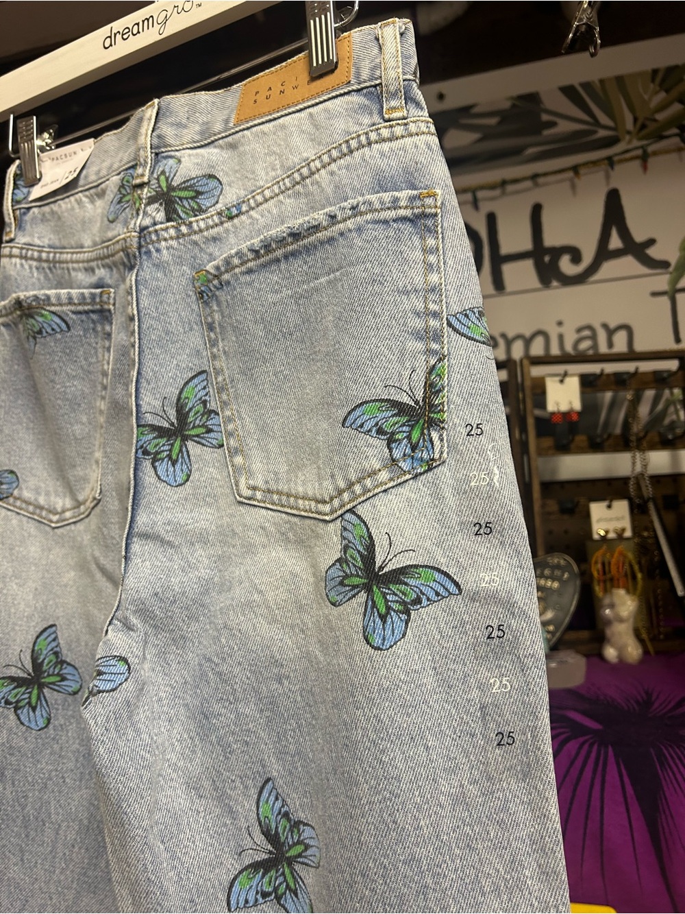 NWT Pacsun Eco Butterfly Print Dad Jeans Medium Indigo Size 25 - Picture 6 of 10
